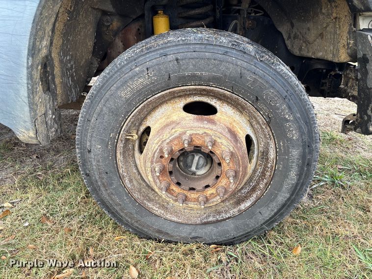 image for item EA7119 2011 Ford F450 Super Duty bucket truck