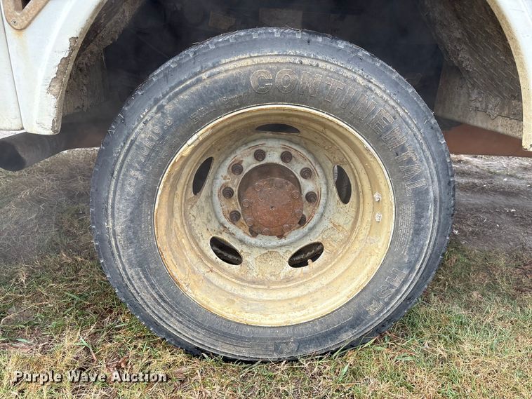 image for item EA7119 2011 Ford F450 Super Duty bucket truck