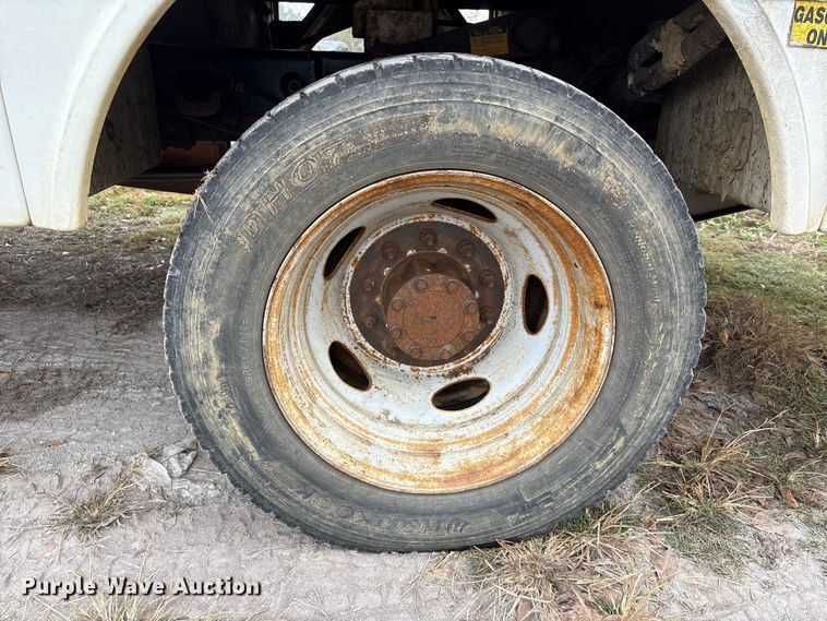 image for item EA7119 2011 Ford F450 Super Duty bucket truck