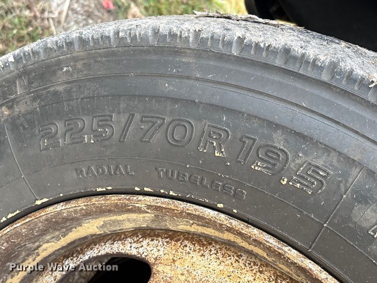 image for item EA7119 2011 Ford F450 Super Duty bucket truck