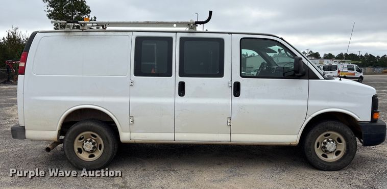 image for item EA7127 2014 Chevrolet Express 3500 van