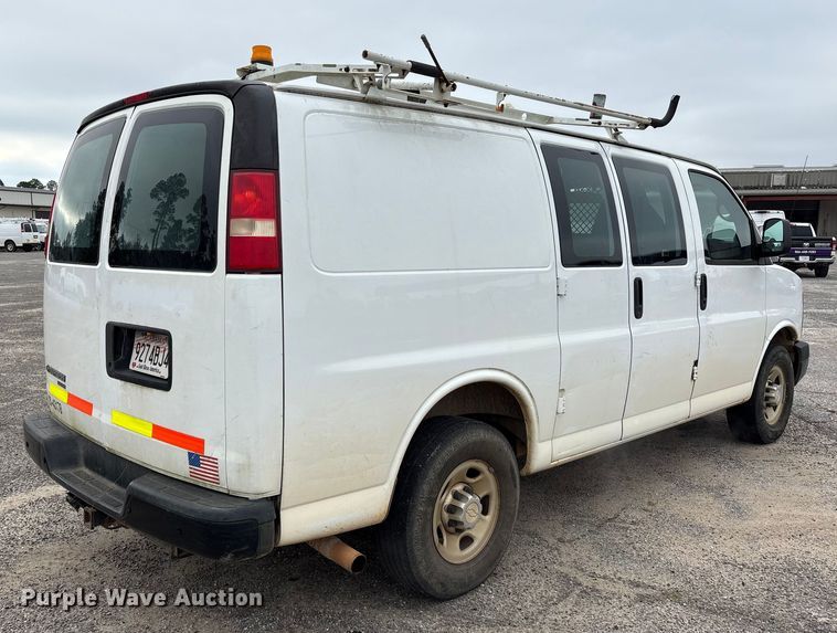 image for item EA7127 2014 Chevrolet Express 3500 van