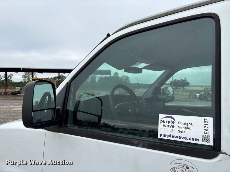 image for item EA7127 2014 Chevrolet Express 3500 van