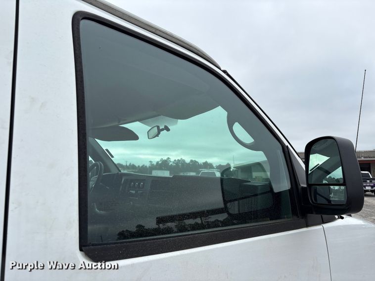 image for item EA7127 2014 Chevrolet Express 3500 van