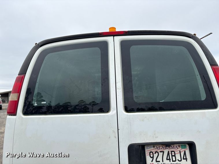 image for item EA7127 2014 Chevrolet Express 3500 van
