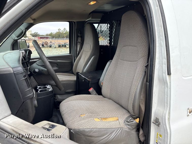 image for item EA7127 2014 Chevrolet Express 3500 van