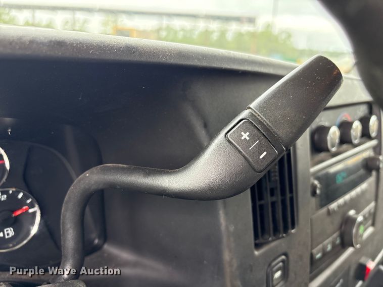 image for item EA7127 2014 Chevrolet Express 3500 van