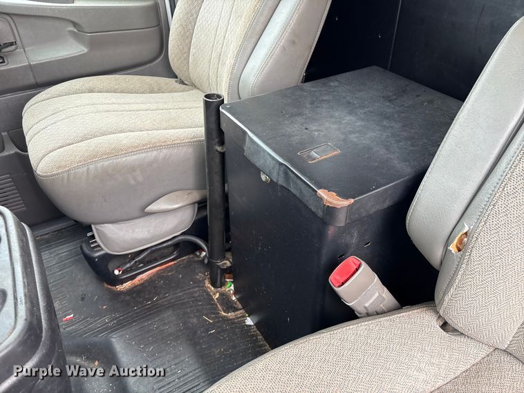 image for item EA7127 2014 Chevrolet Express 3500 van