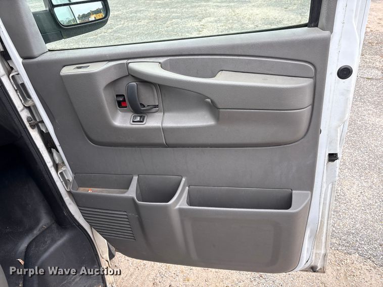 image for item EA7127 2014 Chevrolet Express 3500 van