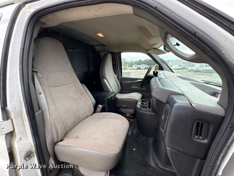 image for item EA7127 2014 Chevrolet Express 3500 van