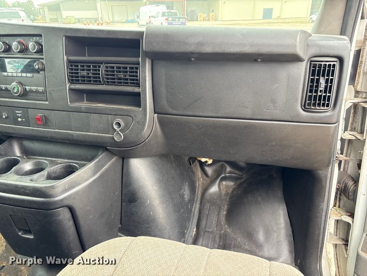 image for item EA7127 2014 Chevrolet Express 3500 van