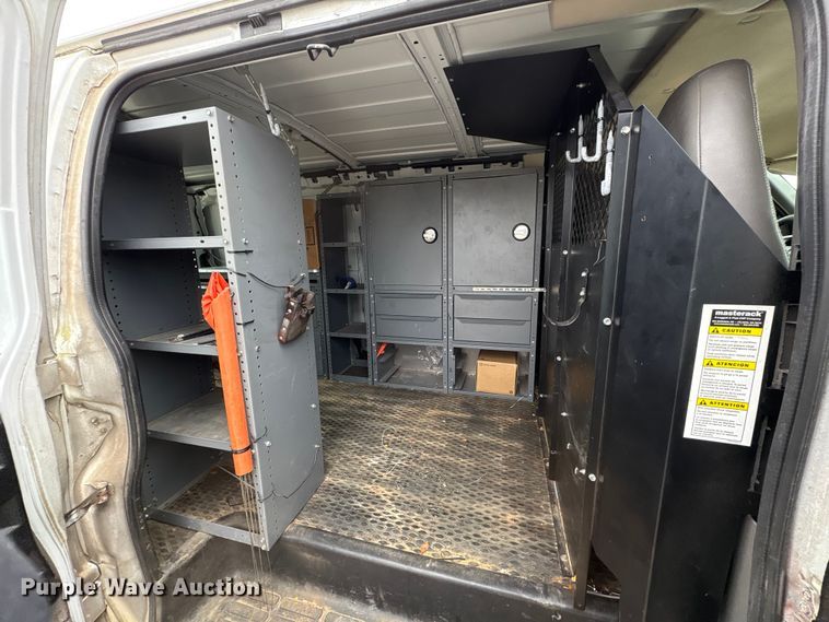 image for item EA7127 2014 Chevrolet Express 3500 van