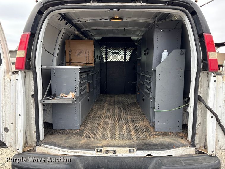 image for item EA7127 2014 Chevrolet Express 3500 van