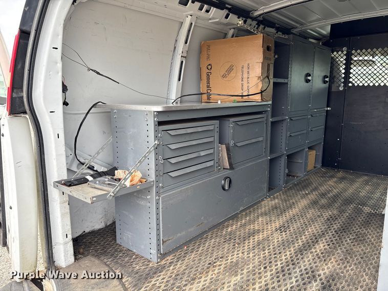 image for item EA7127 2014 Chevrolet Express 3500 van