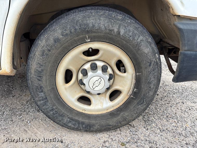 image for item EA7127 2014 Chevrolet Express 3500 van