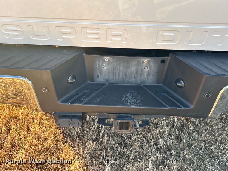 image for item EA7740 2015 Ford F250 Super Duty Crew Cab pickup truck