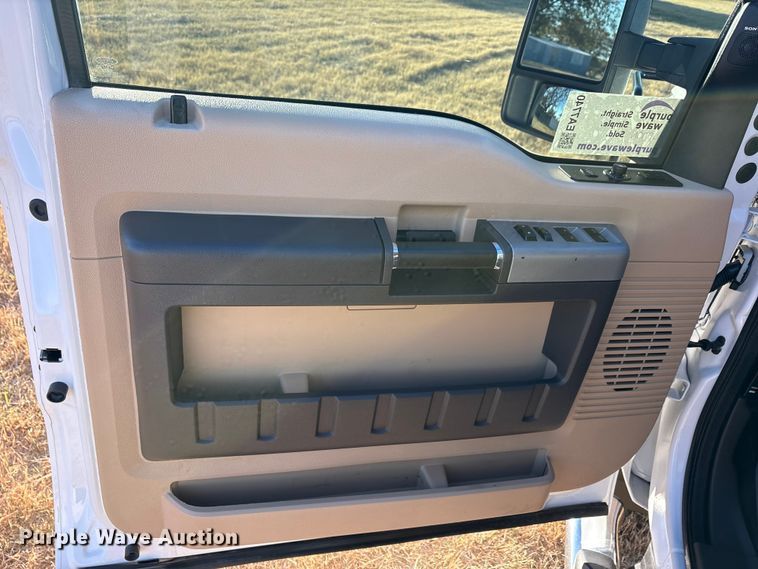 image for item EA7740 2015 Ford F250 Super Duty Crew Cab pickup truck