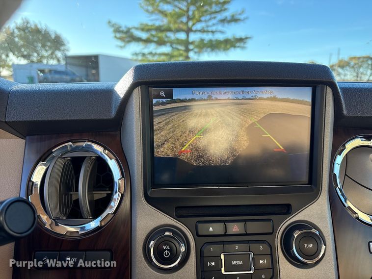 image for item EA7740 2015 Ford F250 Super Duty Crew Cab pickup truck