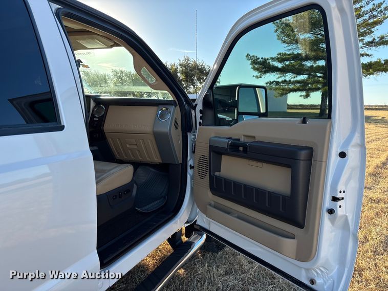 image for item EA7740 2015 Ford F250 Super Duty Crew Cab pickup truck