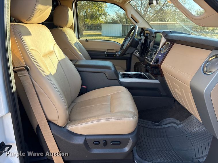 image for item EA7740 2015 Ford F250 Super Duty Crew Cab pickup truck