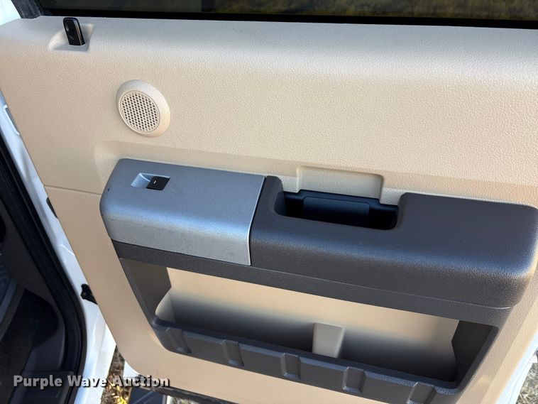 image for item EA7740 2015 Ford F250 Super Duty Crew Cab pickup truck