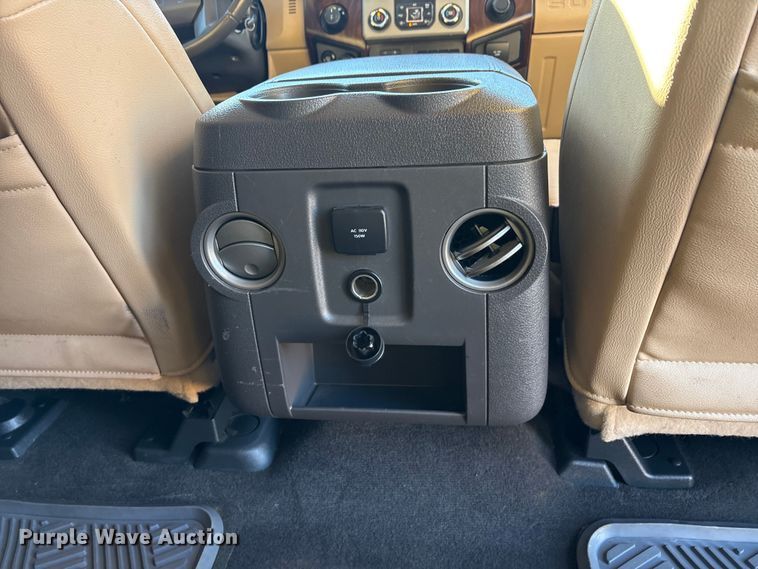 image for item EA7740 2015 Ford F250 Super Duty Crew Cab pickup truck