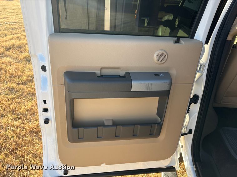 image for item EA7740 2015 Ford F250 Super Duty Crew Cab pickup truck