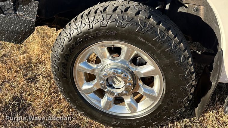 image for item EA7740 2015 Ford F250 Super Duty Crew Cab pickup truck