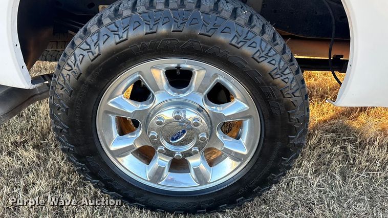 image for item EA7740 2015 Ford F250 Super Duty Crew Cab pickup truck