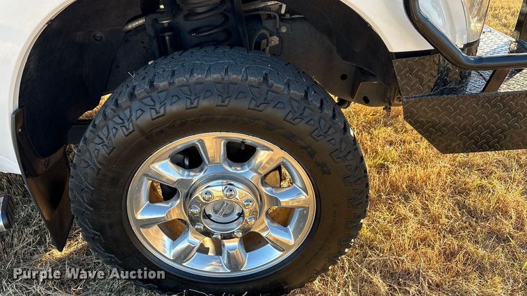 image for item EA7740 2015 Ford F250 Super Duty Crew Cab pickup truck