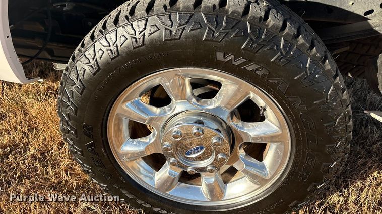 image for item EA7740 2015 Ford F250 Super Duty Crew Cab pickup truck