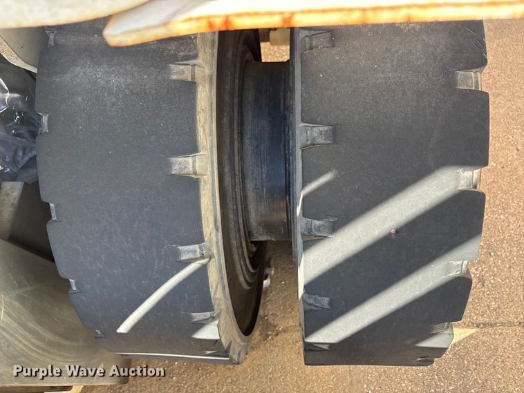 image for item EA7742 2015 Nissan PF80YLP forklift