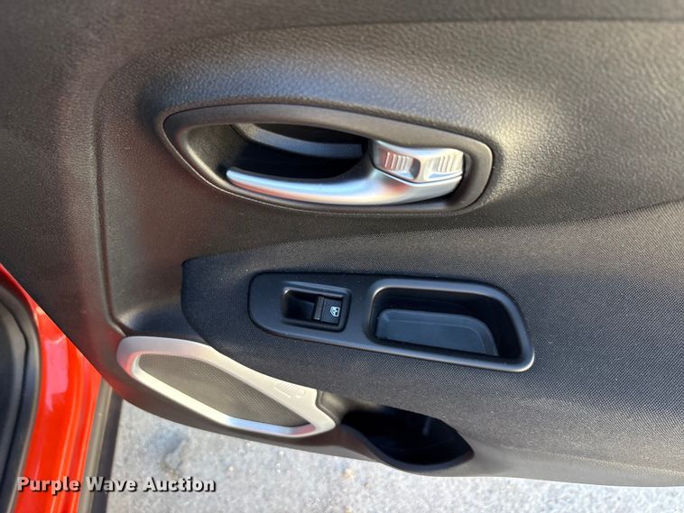 image for item EA7743 2018 Jeep Renegade SUV