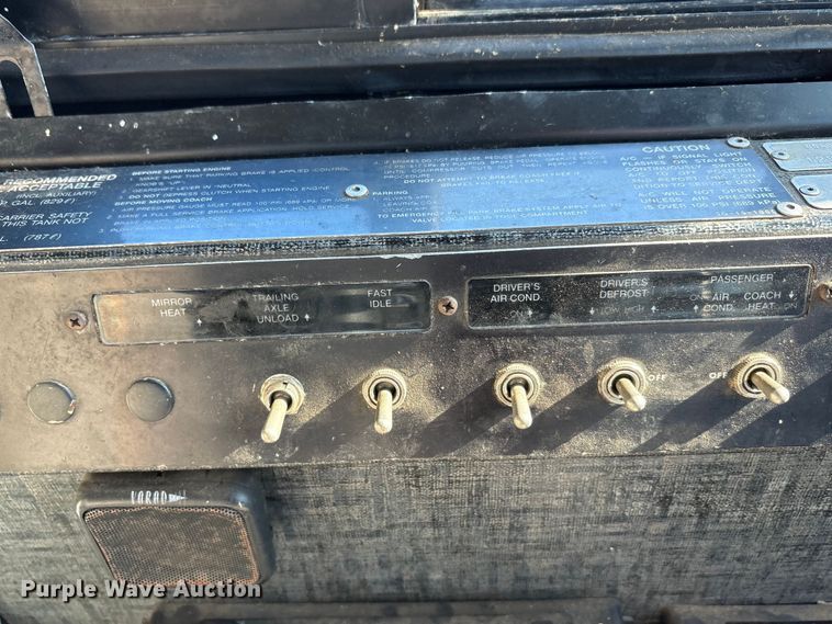 image for item EA7781 1993 MCI MC-12 coach bus