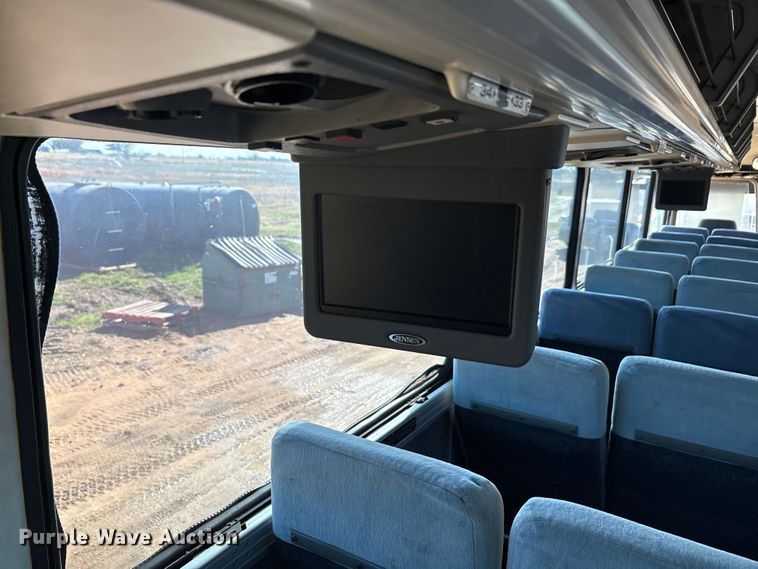 image for item EA7781 1993 MCI MC-12 coach bus