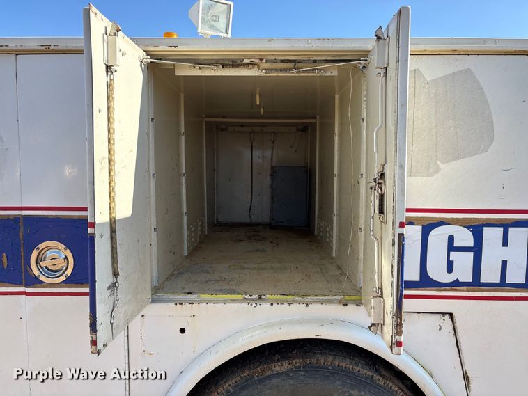 image for item EA7786 1987 Ford F8000 utility / service truck