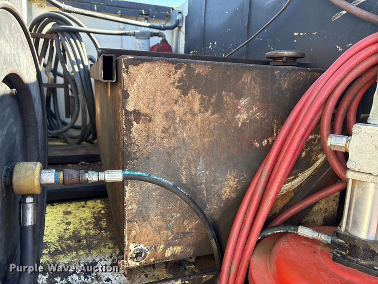 image for item EA7786 1987 Ford F8000 utility / service truck