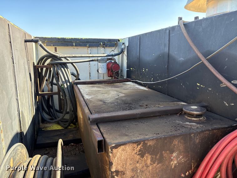 image for item EA7786 1987 Ford F8000 utility / service truck