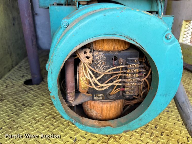 image for item EA7786 1987 Ford F8000 utility / service truck