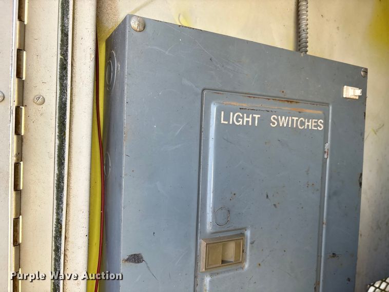 image for item EA7786 1987 Ford F8000 utility / service truck