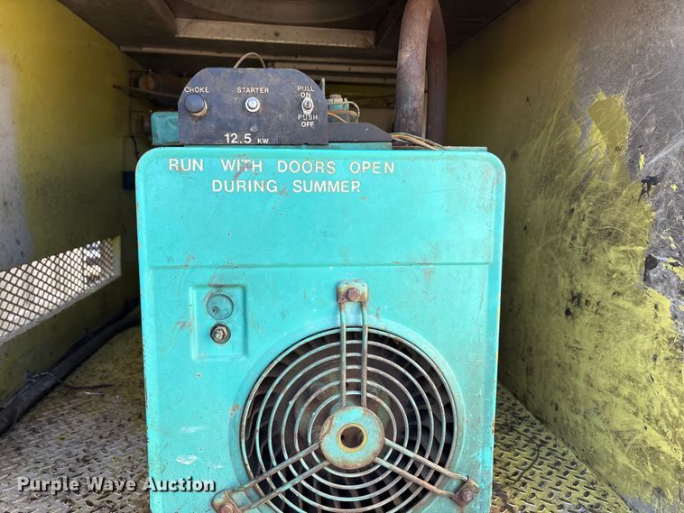 image for item EA7786 1987 Ford F8000 utility / service truck