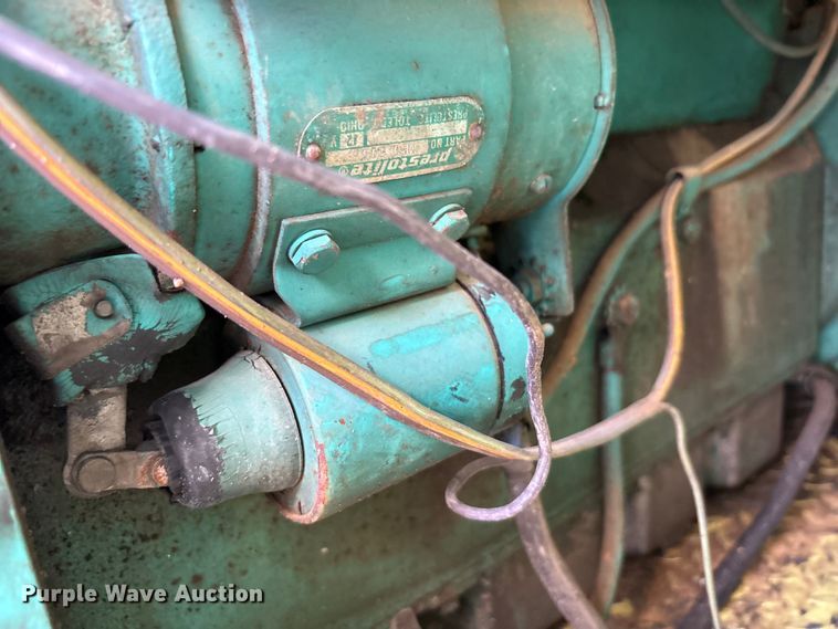 image for item EA7786 1987 Ford F8000 utility / service truck