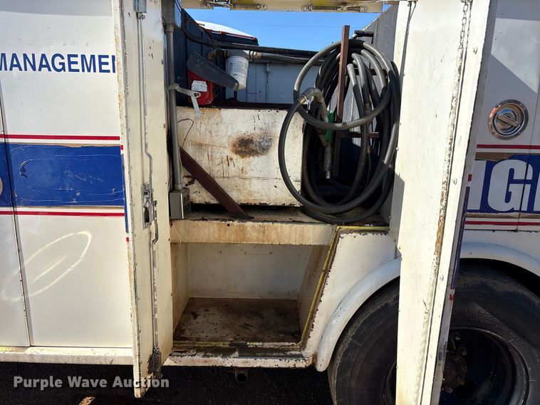 image for item EA7786 1987 Ford F8000 utility / service truck