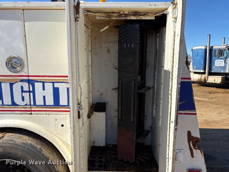 image for item EA7786 1987 Ford F8000 utility / service truck