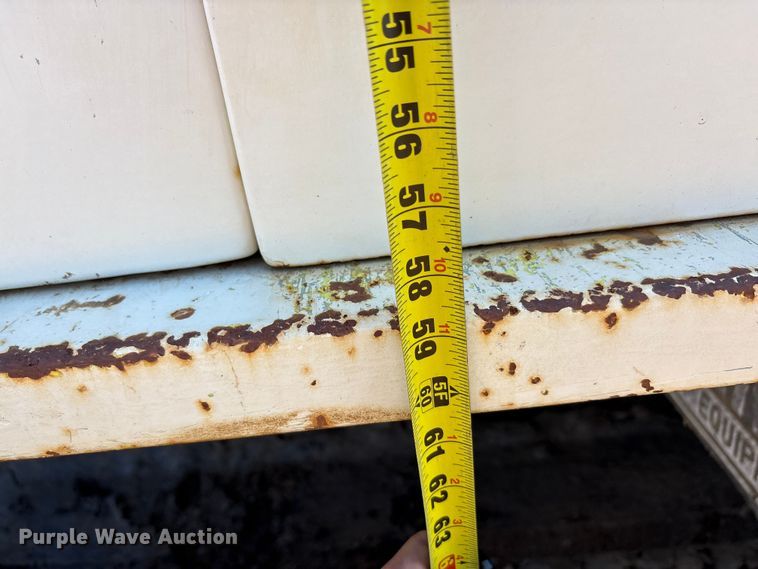 image for item EA7786 1987 Ford F8000 utility / service truck