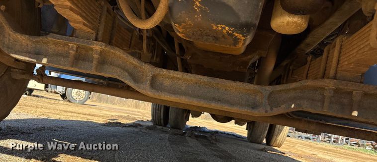 image for item EA7786 1987 Ford F8000 utility / service truck