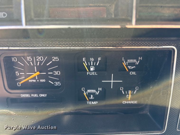 image for item EA7786 1987 Ford F8000 utility / service truck