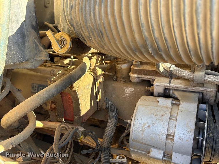 image for item EA7786 1987 Ford F8000 utility / service truck