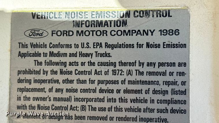 image for item EA7786 1987 Ford F8000 utility / service truck