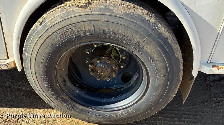 image for item EA7786 1987 Ford F8000 utility / service truck